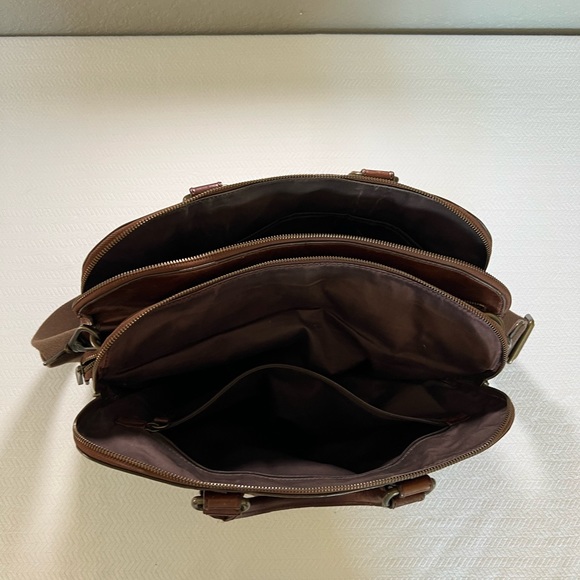 Genuine Leather Fossil Messenger Bag - Picture 5 of 8